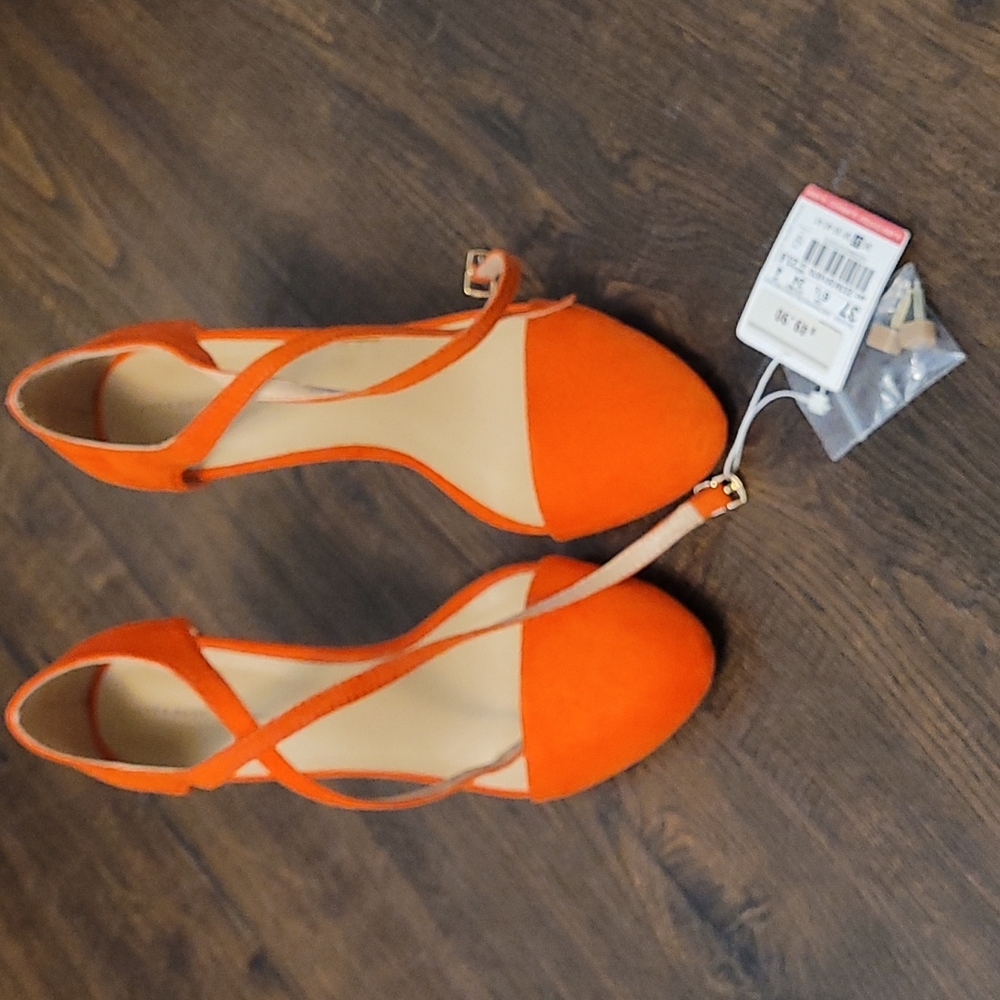 Beautiful Orange Suede Zara heels